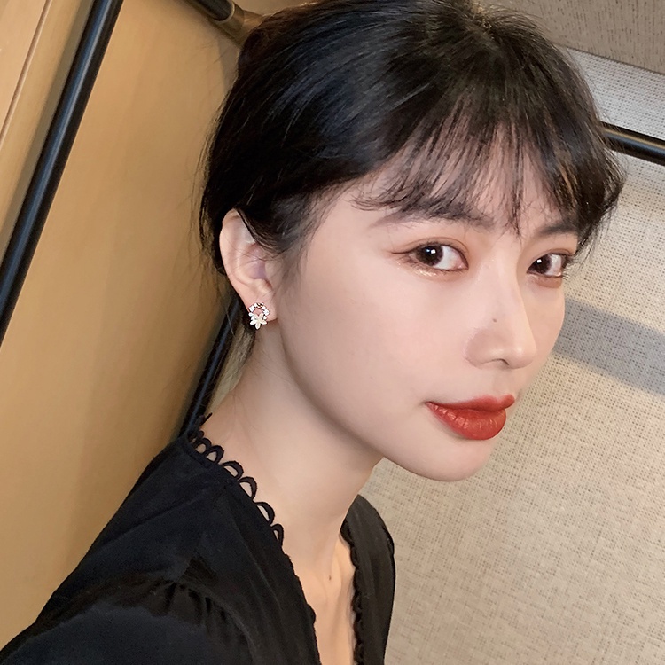 Đôi khuyên tai hình cánh hoa đính đá mắt mèo thời trang cho nữ