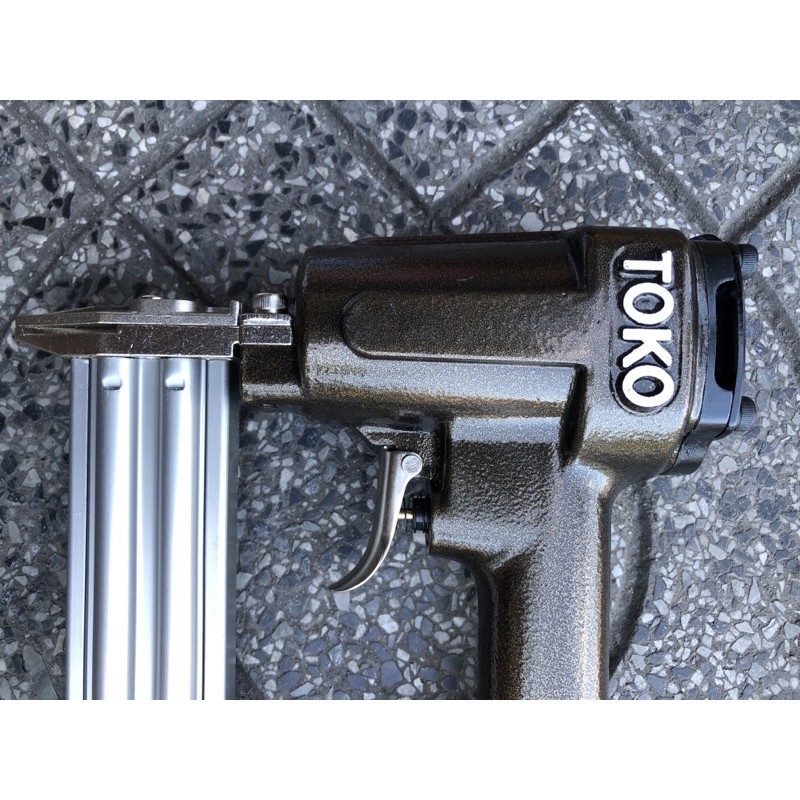 Súng Bắn Đinh Hơi F30 TOKO CHÍNH HÃNG