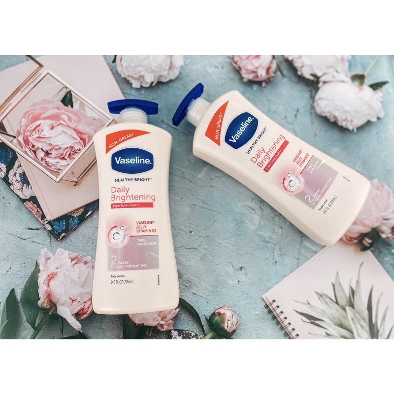 kem, sữa dưỡng thể VASELINE Daily Brightening vòi xanh cung cấp vitamin B3 trắng sáng cho da 725ml