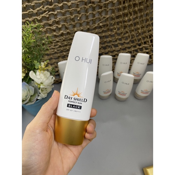 Kem chống nắng ohui black 50ml tách set