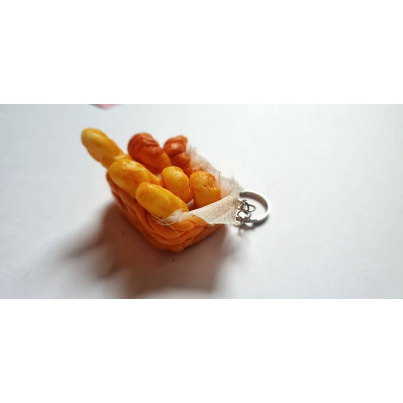 Móc chìa khoá hình Giỏ bánh mì