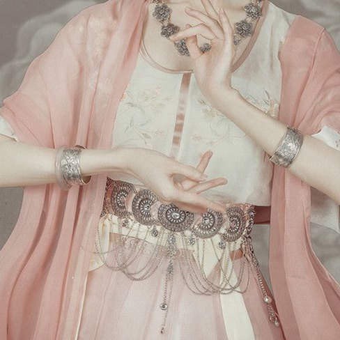 Vòng cổ đôn hoàng vòng đeo hông