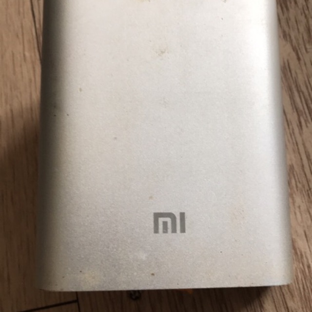 Thanh ly pin sạc dự phòng Xiaomi 10400mAh, tặng kèm vỏ bọc