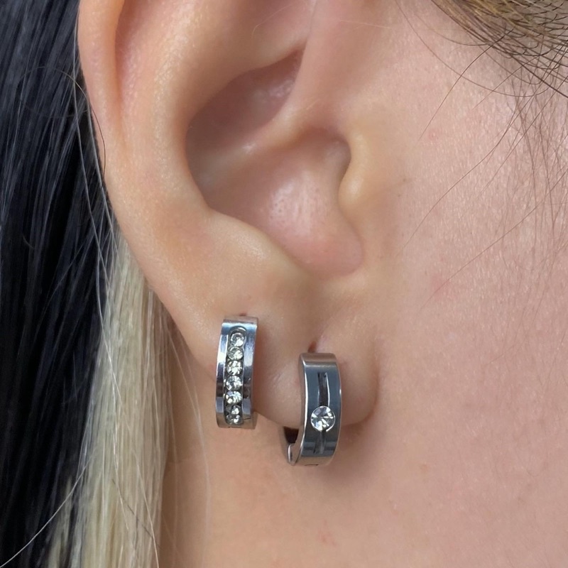 Khuyên tai thép - không đen không gỉ đính đá Zỉcon / Dành cho Nam và Nữ