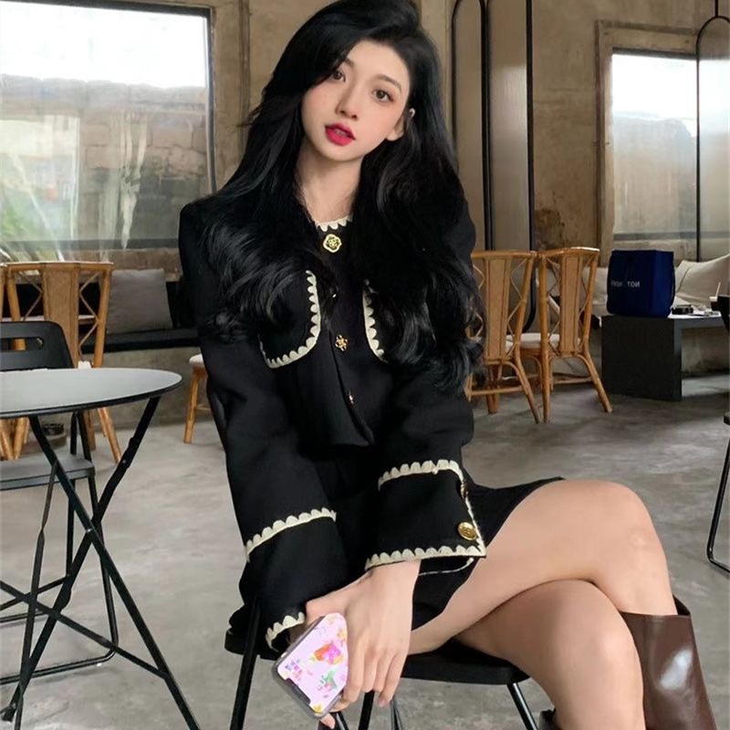 Bộ Áo Khoác Ngắn Phối Chân Váy Mini Thời Trang Mùa Thu Quyến Rũ Cho Nữ