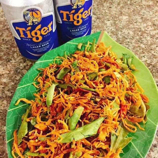 2kg gà khô lá chanh