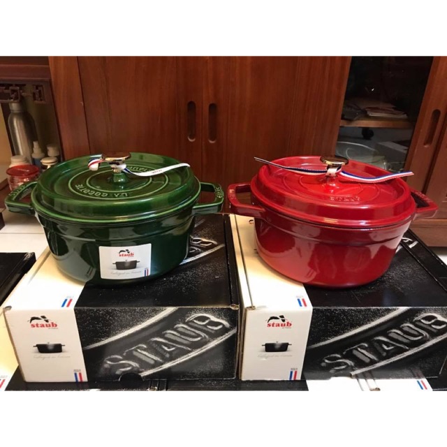 Nồi gang đúc Staub nhập từ Đức