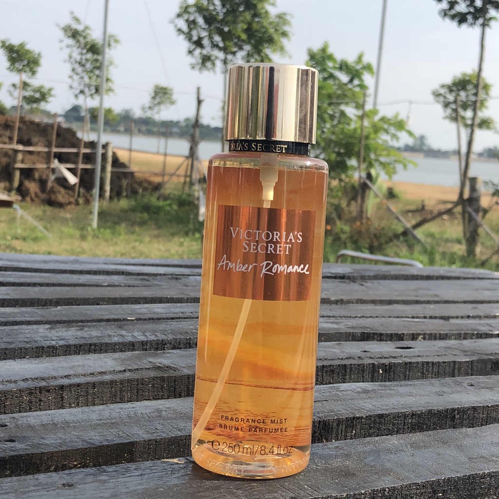 (Mẫu thử) AMBER ROMANCE - Full Size Xịt thơm toàn thân body mist Victoria's Secret ᴘʜᴀɴᴅɪᴇᴍᴍʏ997 Ⓡ