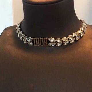 SET CHOCKER & VÒNG TAY JADIOR