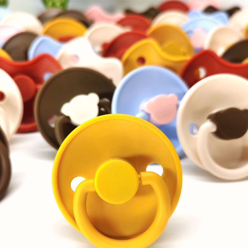 Núm Ti Giả Bằng Silicone An Toàn Thực Phẩm Cho Bé 6-18 Tháng Tuổi