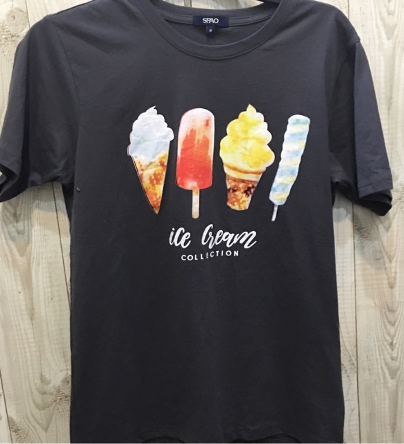 Áo thun in hình của spao