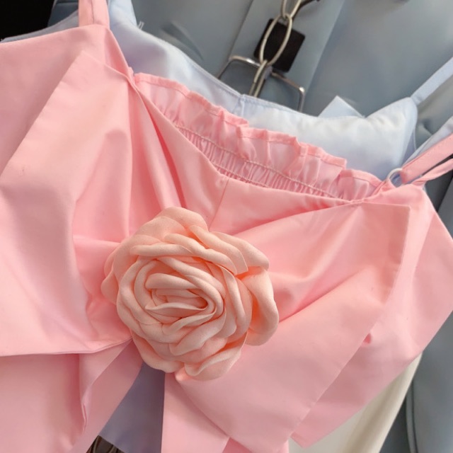 Áo croptop hai dây nơ bản to Jennie