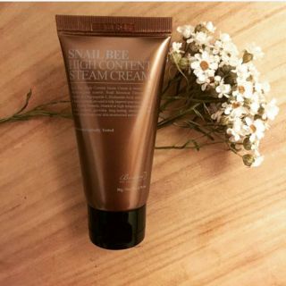Kem Dưỡng Da Benton Snail Bee High Content Steam Cream