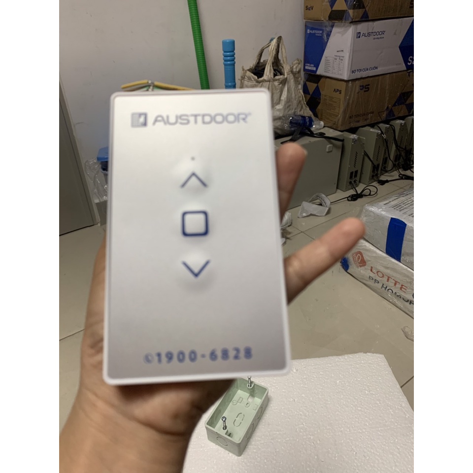 CÔNG TẮC TƯỜNG CỬA CUỐN 3 NÚT AUSTDOOR AT2.P