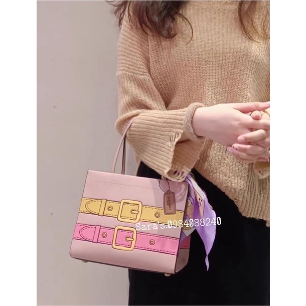Túi Coach tote 22 in hoạ tiết sẵn sale