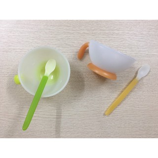 Bát ăn dặm Combi có tay cầm cho bé