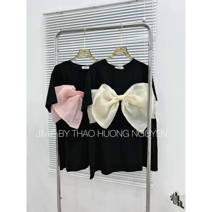 Áo Thun Nơ To Trước Ngực Cực Đẹp 2 Màu Chất Bo Tăm Form Rộng Dáng Dấu Quần