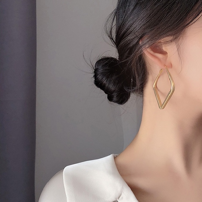 Khuyên tai kim loại phong cách Hàn Quốc trẻ trung hợp thời trang