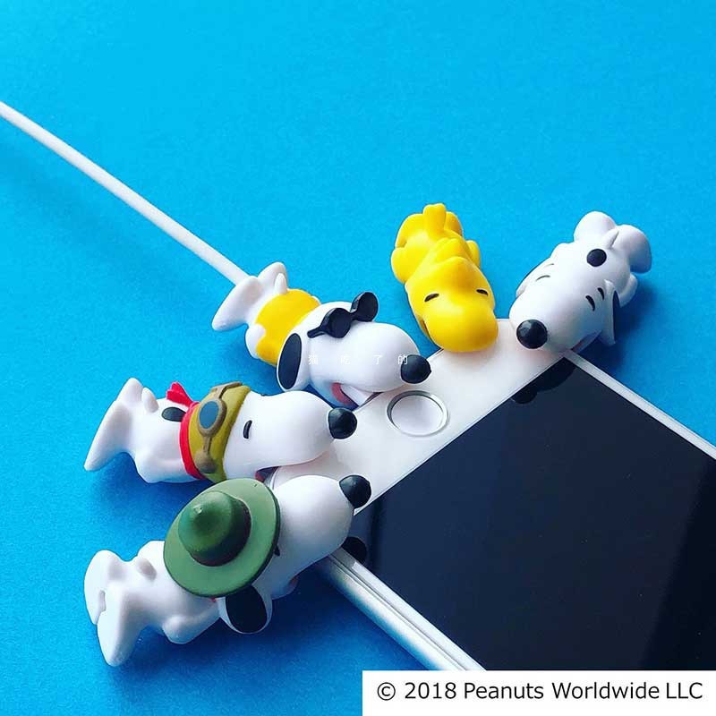 Phụ Kiện Bảo Vệ Dây Cáp Sạc Iphone Hình Chó Snoopy Dễ Thương