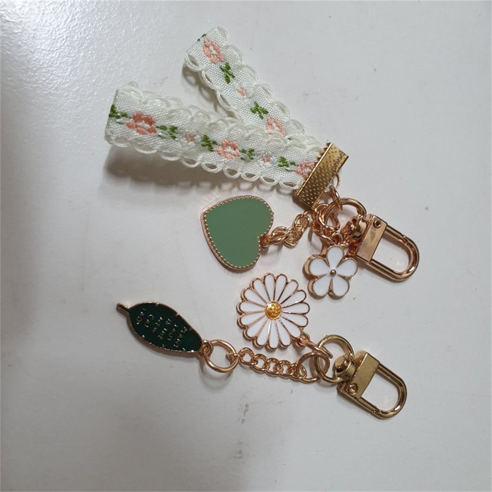 Móc khóa trang trí túi xách hình hoa cúc phối ren sáng tạo cho nữ