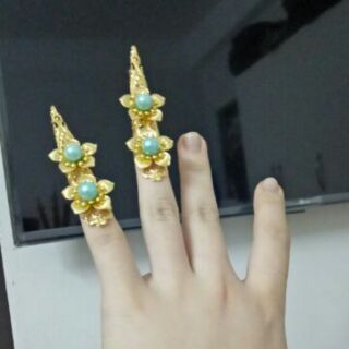 1 chiếc Hộ chỉ móng tay cổ trang đính hoa