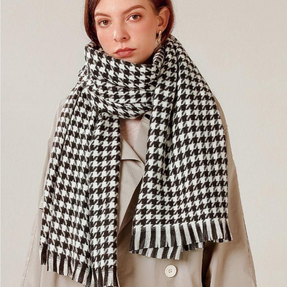 Khăn Choàng Cổ Dệt Kim Họa Tiết Kẻ Sọc Phối Tua Rua Thời Trang Cho Nữ