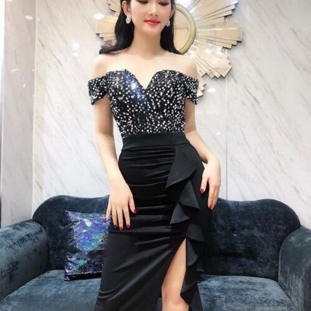 ĐẦM ÔM TRỄ VAI ĐÍNH KIM SA VÁY DÚN BÈO BÊN EO