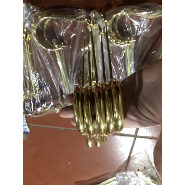 Móc đồng lồng chim dùng để treo lồng chim nhiều mẫu mã