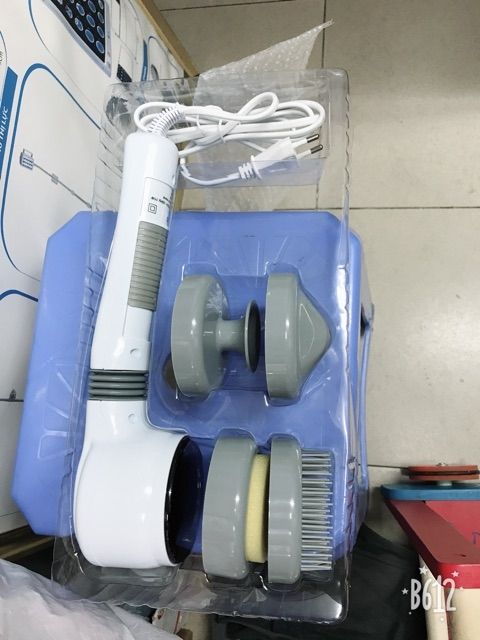 Máy massage mặt DR88
