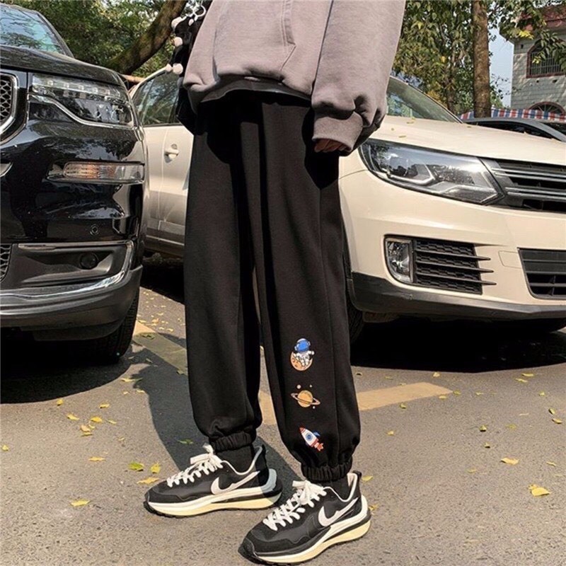 Quần jogger in hình phi hành gia / Jogger pant space unisex