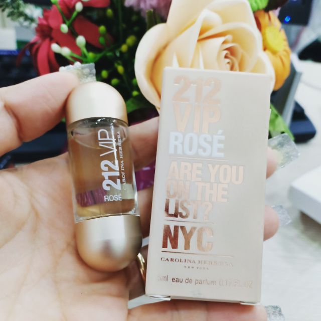 Nước hoa nữ Carolina Herrera 212 Vip Rose EDP 5ml Auth 💯%