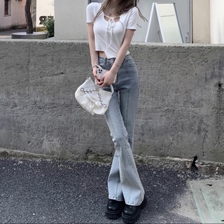 Quần jeans ống loe