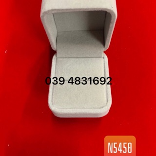 Hộp nhung vuông đựng nhẫn, hoa tai