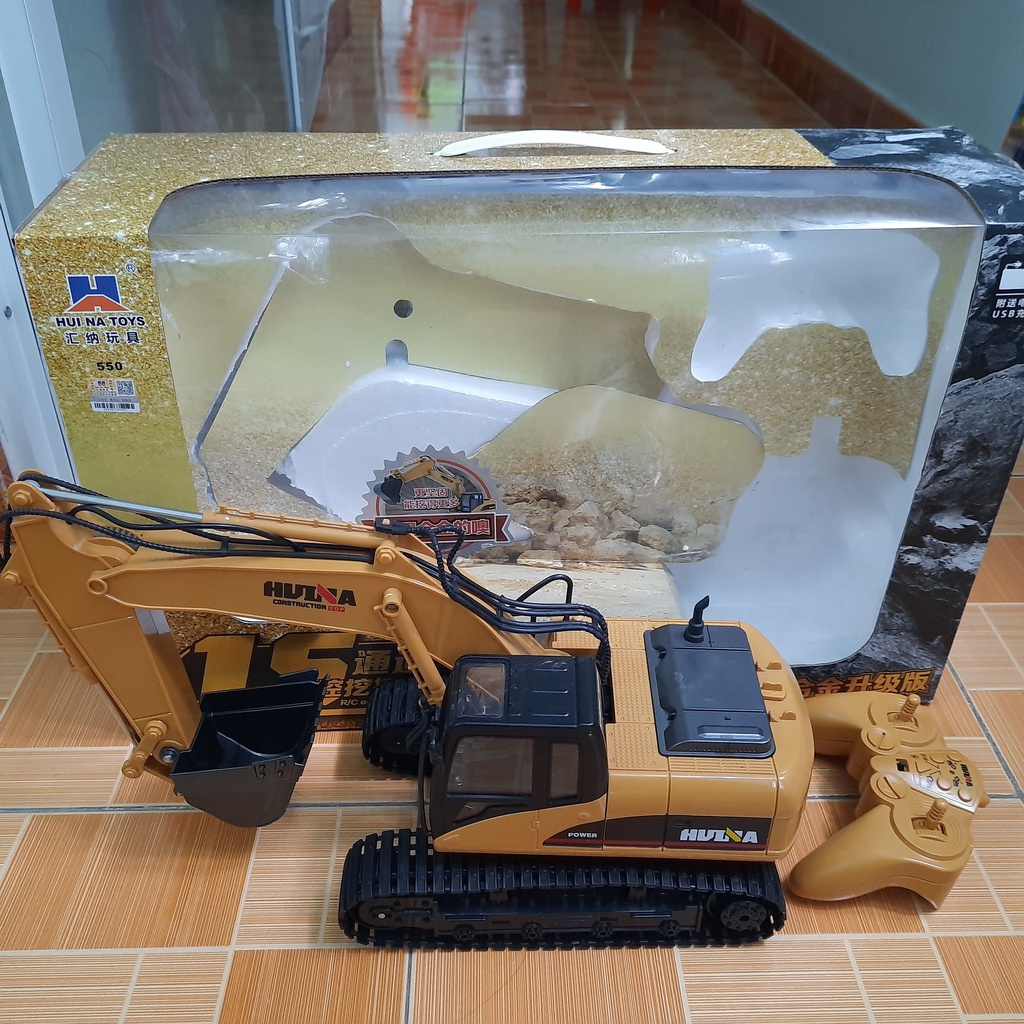 Xe xúc đất điều khiển từ xa Huina Toys 550 gầu xúc kim loại mô hình xe cỡ lớn tỉ lệ 1:14 có âm thanh và đèn