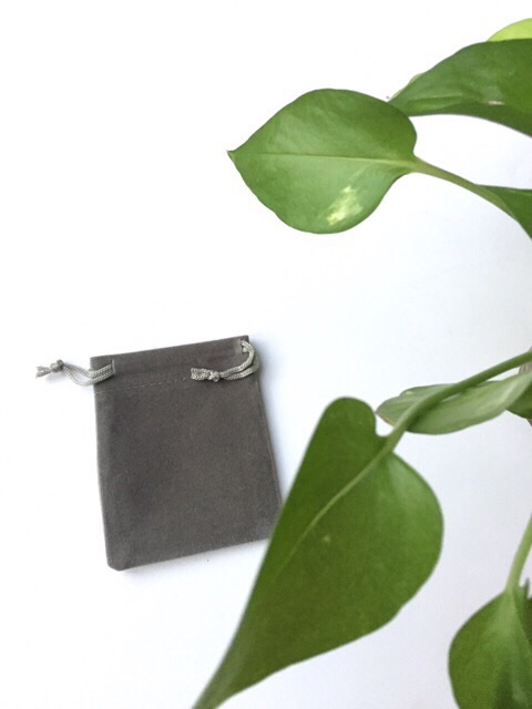Túi vải nhung dày 9cm * 12cm dây rút đựng nữ trang, mỹ phẩm, quà tặng