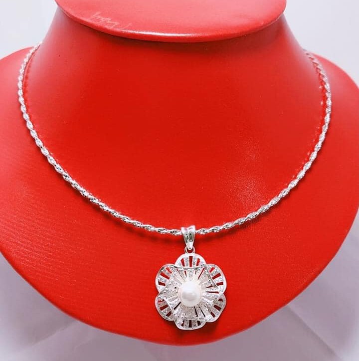 KIỀNG MỀM VẶN ĐÔI SANG CHẢNH