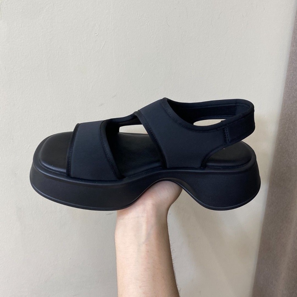 Sandal Thể Thao Đế Dày Thiết Kế Mới Thời Trang Dành Cho Mùa Hè