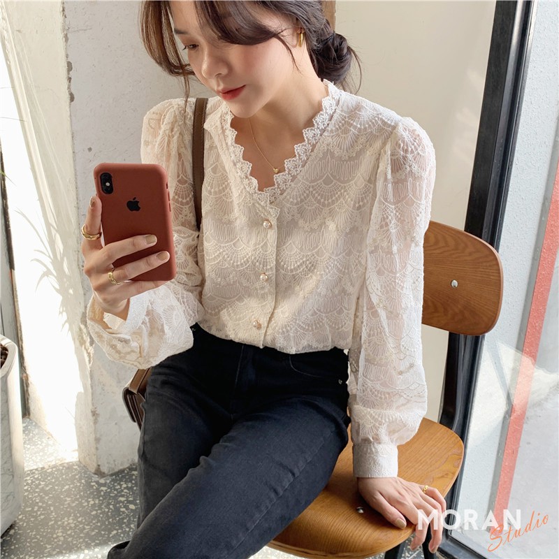 (ORDER) Áo sơ mi MORAN ren họa tiết hoa văn cổ V tiểu thư kiểu Pháp sang trọng thanh lịch