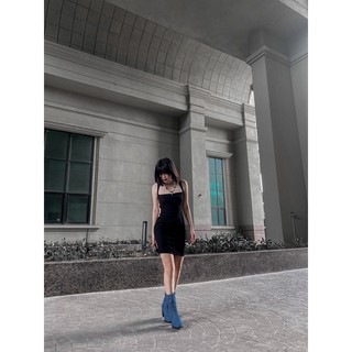 Đầm hở lưng đen đơn giản quyến rũ BLMDE