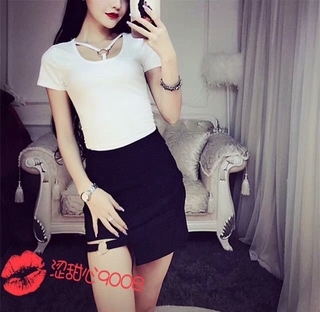 Set áo croptop chân váy khoen