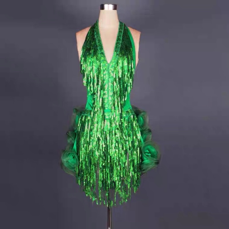 Đầm khiêu vũ yếm tua lấp lánh