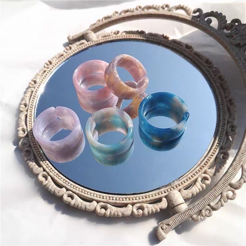 Nhẫn Nhựa Đeo Tay Loang Màu Cá Tính - NHAN1070