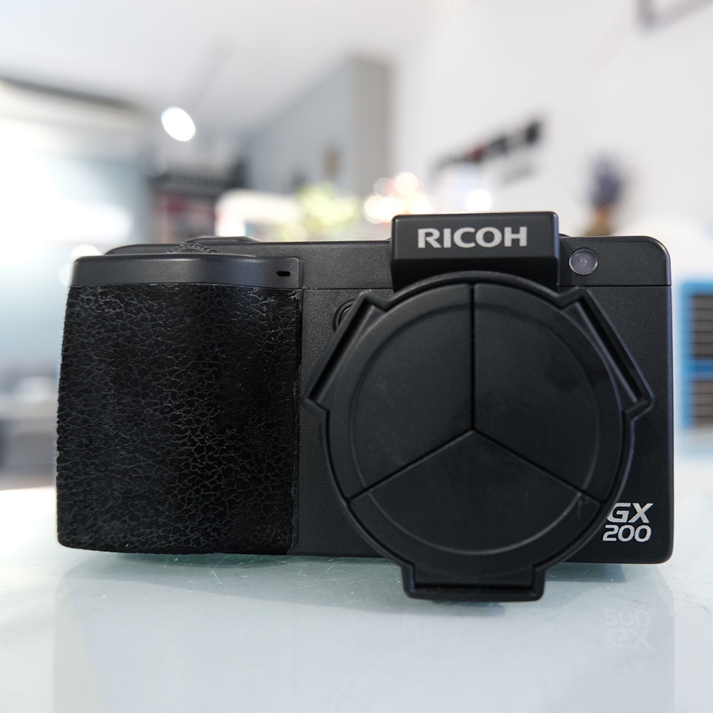 Máy Ảnh Du Lịch Nhỏ Gọn Ricoh GX200