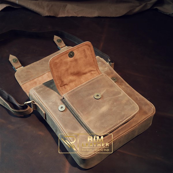 Túi Đeo Chéo Da Bò Sáp Bền Đẹp Khóa Bấm Cá Tính