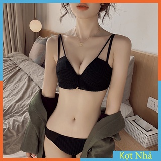 Áo lót khoét ngực chữ v