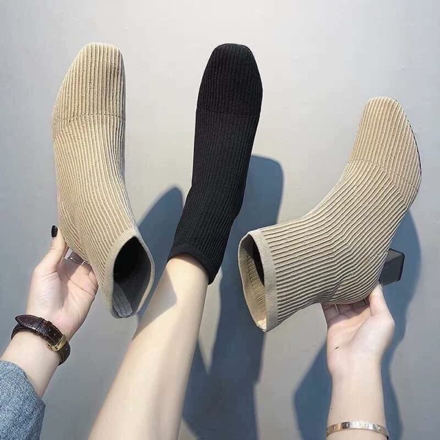 Bốt đen sz 36 hot hit