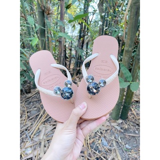 Dép Havaianas kèm charm Mickey