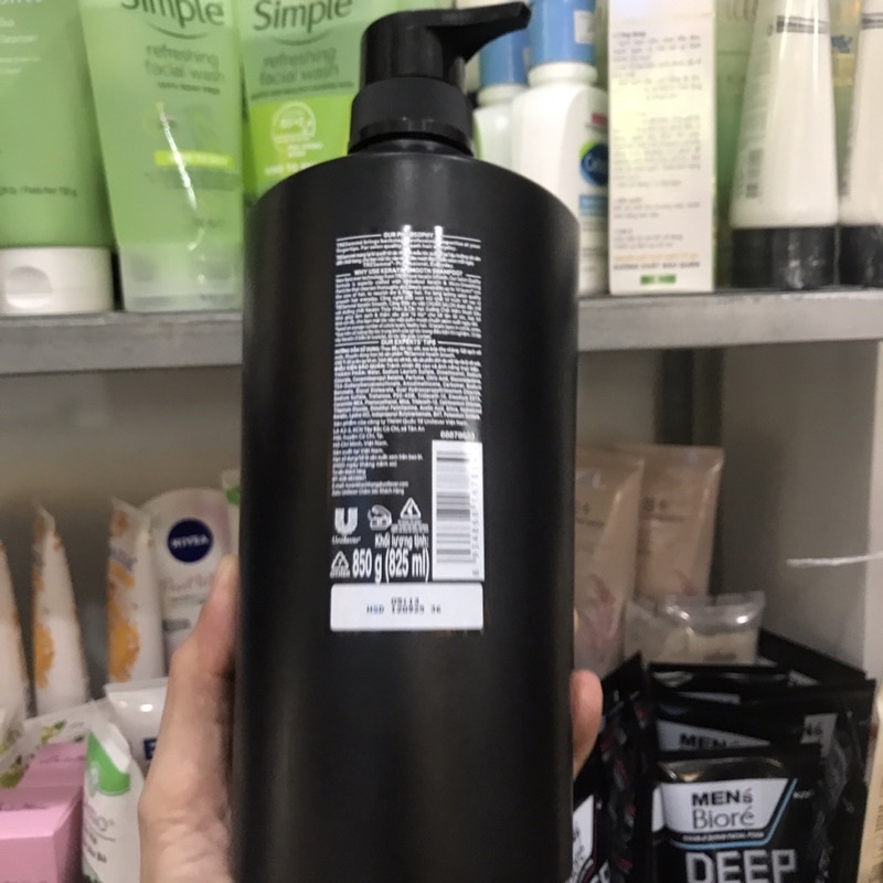 Dầu gội TRESemmé Keratin Smooth cho tóc suôn mượt vào nếp suốt ngày dài 850g