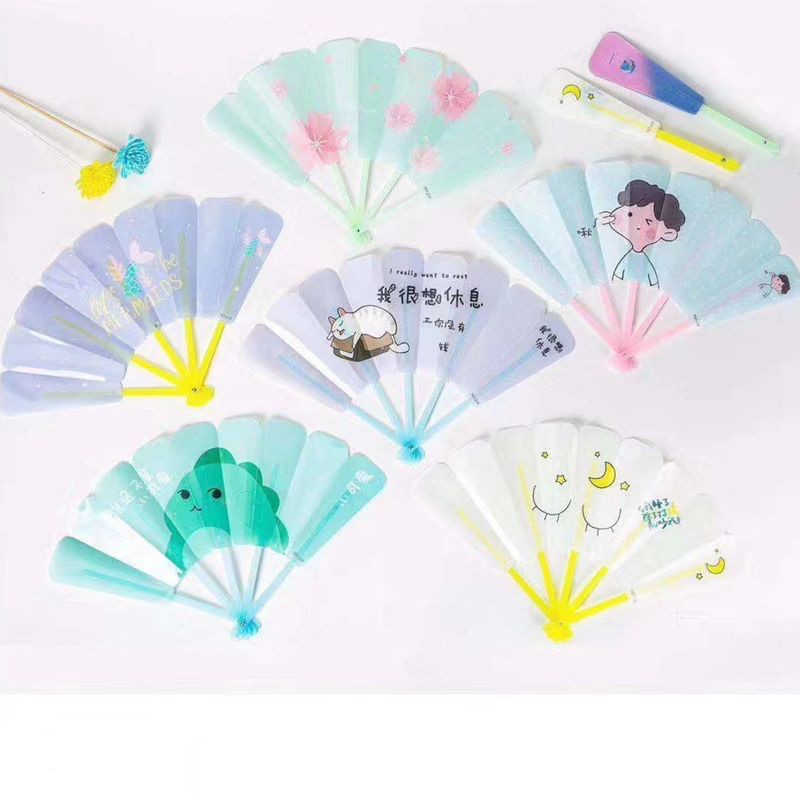 Quạt nhựa xoè cầm tay quạt siêu mát, siêu cute 👍🏻 | BigBuy360 - bigbuy360.vn