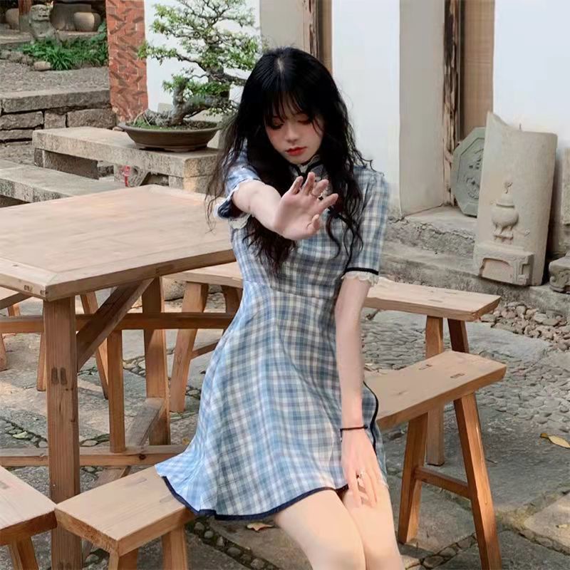 2023  Đầm Sườn Xám Họa Tiết Sọc Caro Phong Cách Pháp Cổ Điển Thiết Kế Mới Thời Trang Cho Nữ
